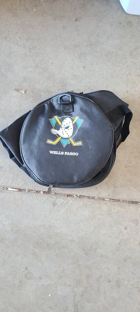 Anaheim Might Ducks, Well Fargo Duffle Bag In Good Shape, Rare