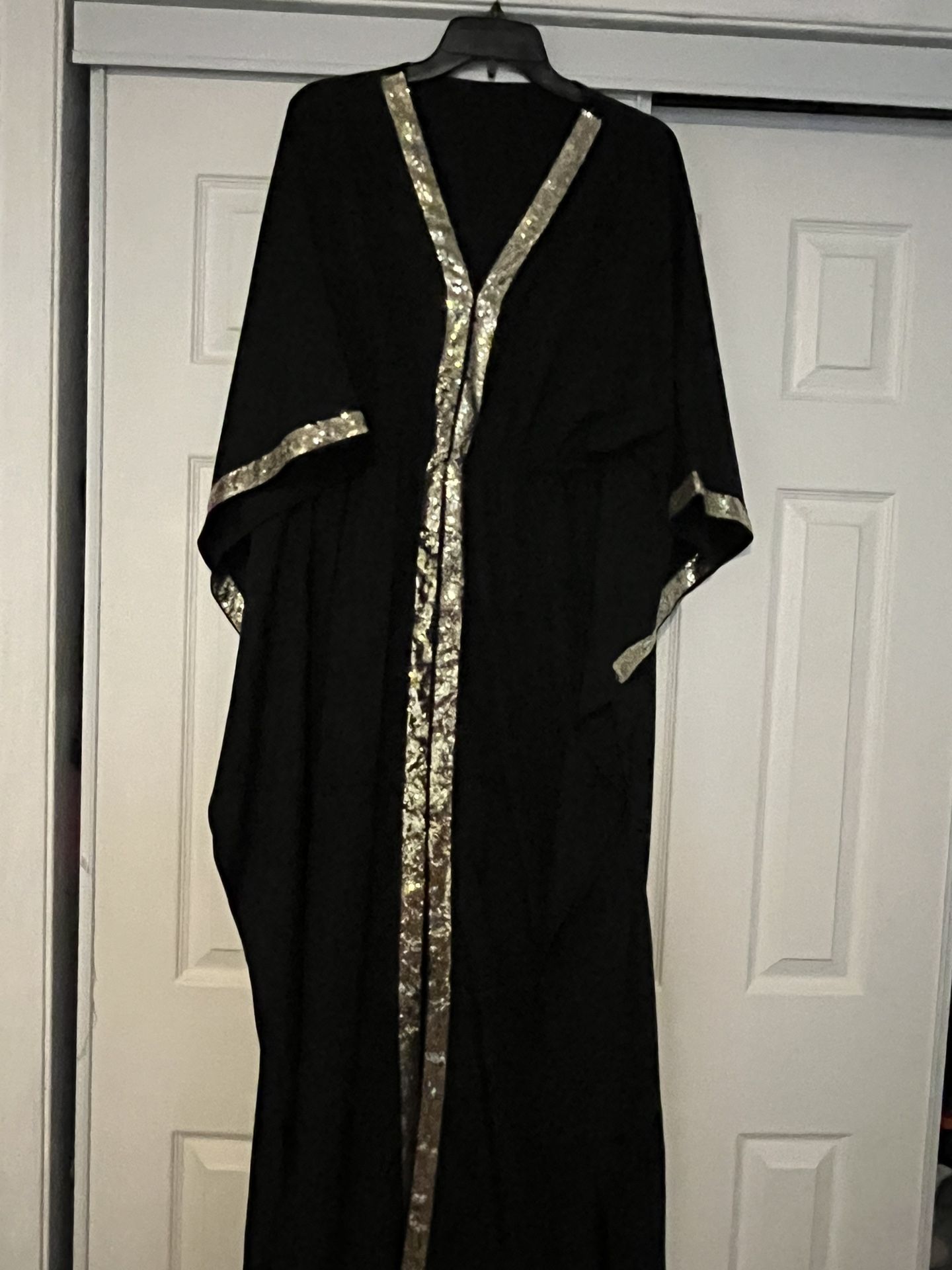 Black Gold Sequin Kaftan Fits Small To Medium Worn Once