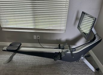 Hydrow Rowing Machine GREAT condition