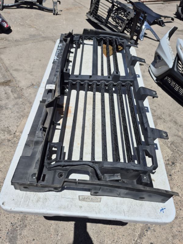Chevy Silverado 1500 Grille Shutter Oem
