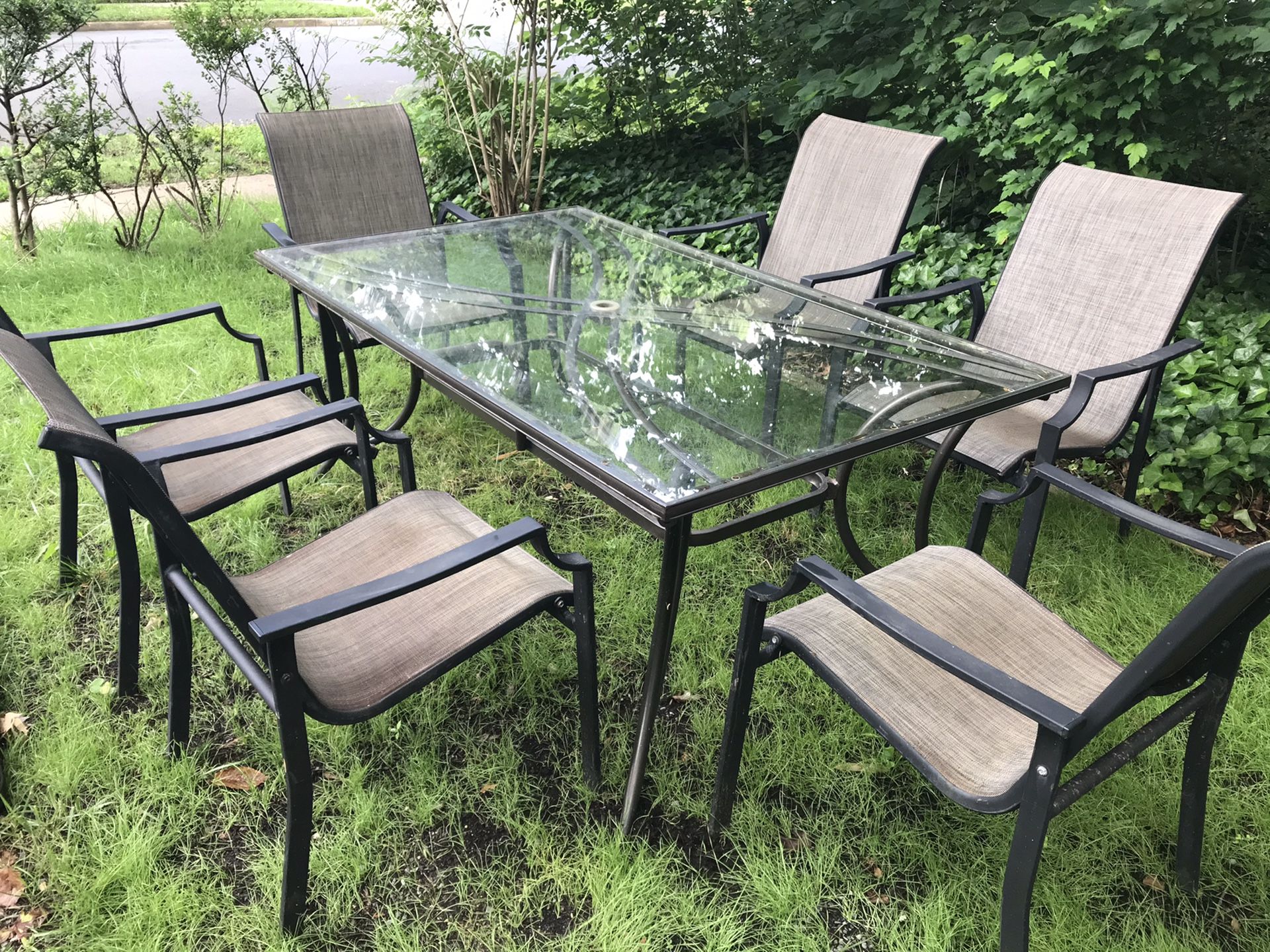 Outdoor patio furniture / dining set