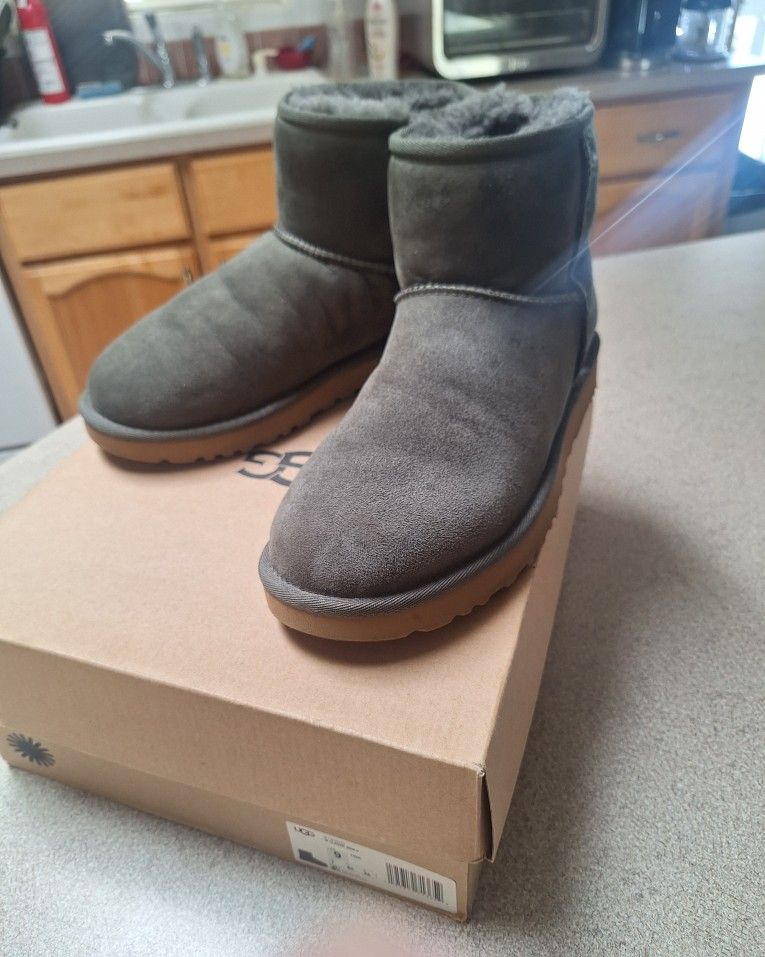 Uggs Size 9