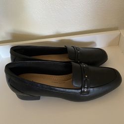 Clarks Shoes  Size 9 Ladies