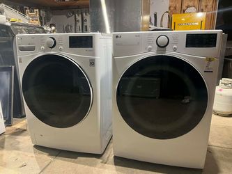 LG Electric v220 set washer and dryer / Stackable / Free deliver