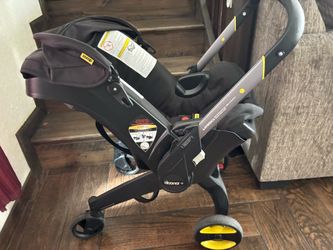 Baby Doona car seat/stroller