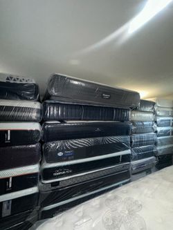 KING SIZE MATTRESSES FOR SALE $275