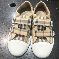 Burberry Kids Shoes Size 1 1/2 