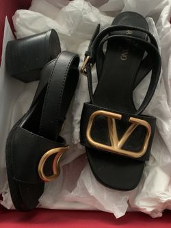 Valentino Size 5 black