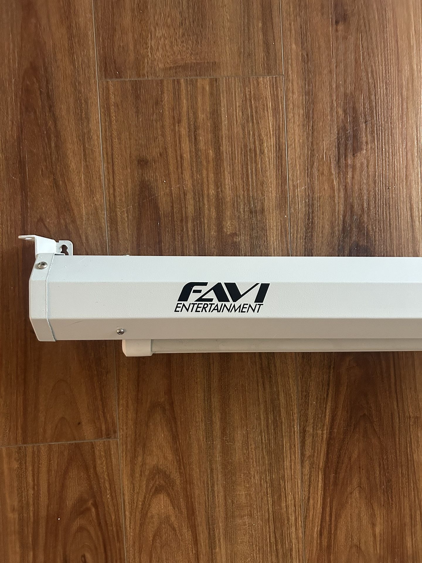 FAVI Entertainment Projector Screen - 100 in