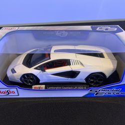 Maisto Diecast Car 1:18 Scale Lamborghini Countach LPI 800-4