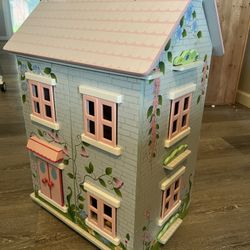 Dollhouse With Furniture