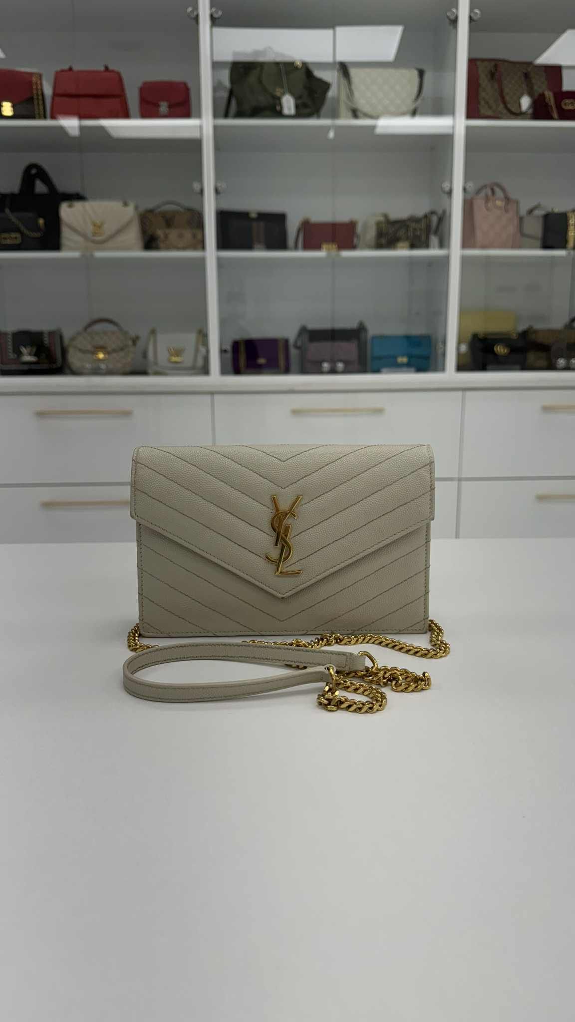 YSL Saint Laurent Grain De Poudre Matelasse Chevron Cassandre Envelope Chain Wallet In Crema