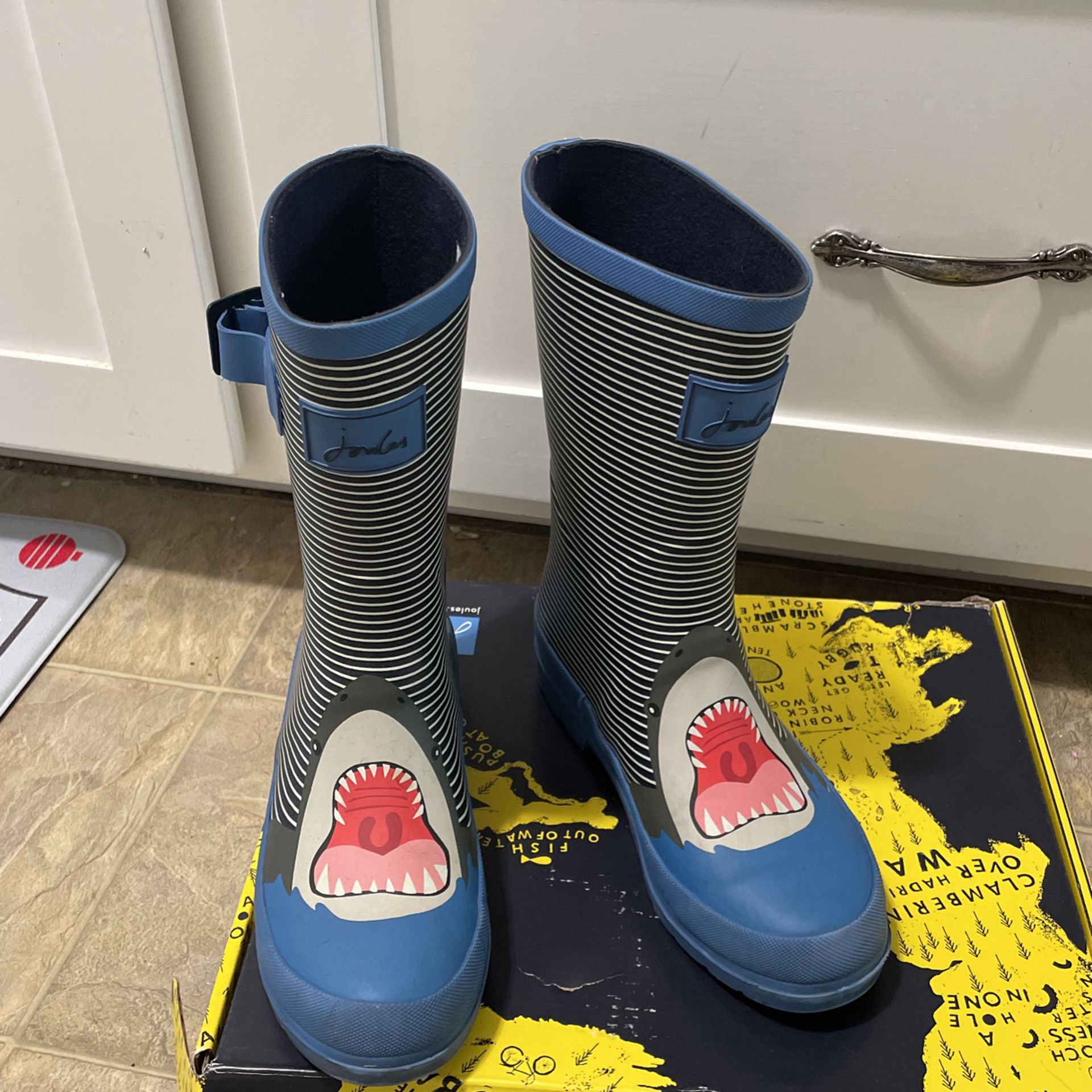 Joules Shark Rain Boots Size 4