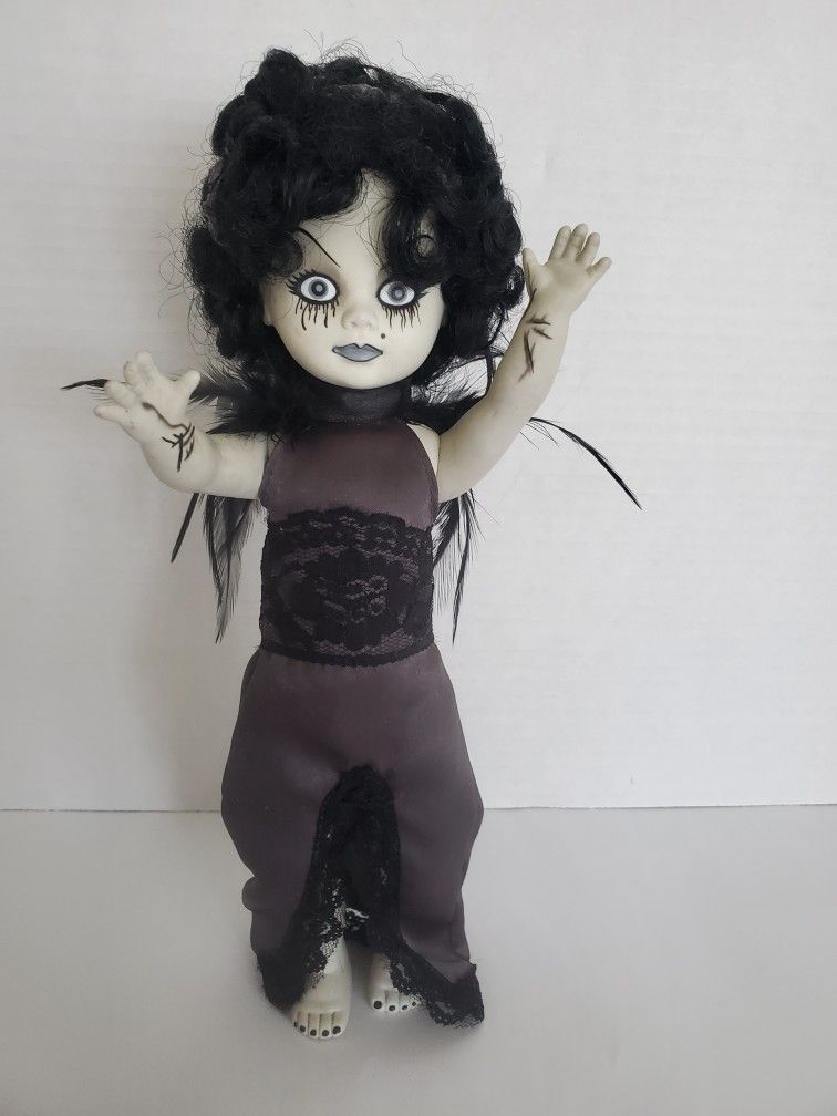 MEZCO TOYZ 2000 Living Dead Dolls Series 5 * JEZEBEL