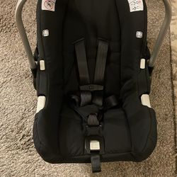 Nuna pipa Carseat With Stokke Adapter and Base