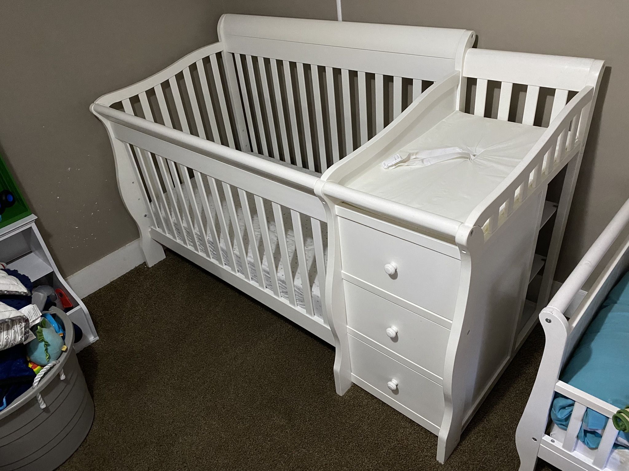 Baby Crib With Changing Table