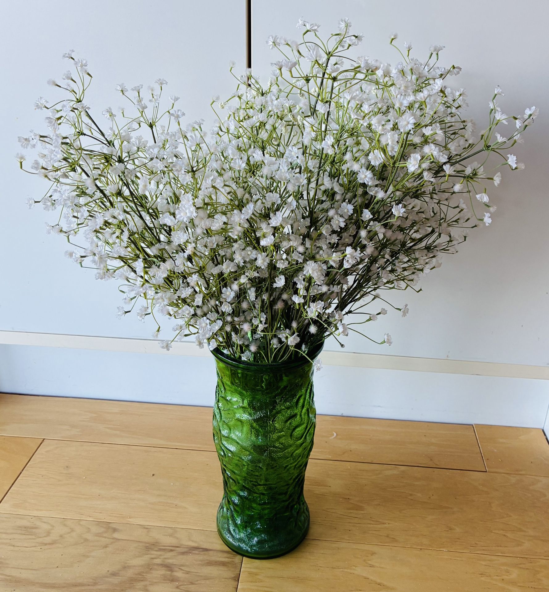 Artificial Floral Arrangement w/Green Glass Vase 10” Tall & Baby Breath Flowers 22” Tall.