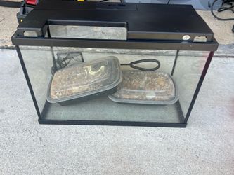 5 Gallon Glass Aquarium / Small Reptile or Fish Tank with Lid, gravel, and net