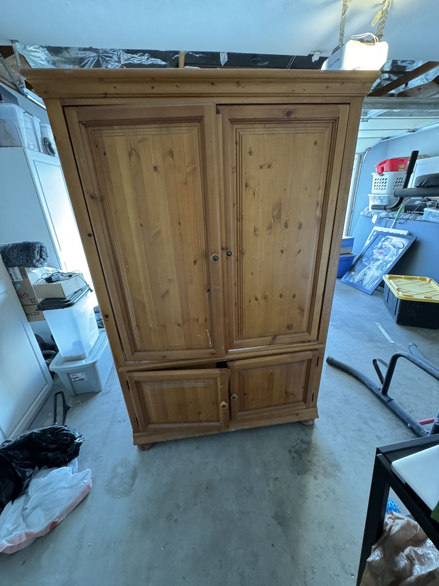 Armoire Cabinet FREE if you pick up today