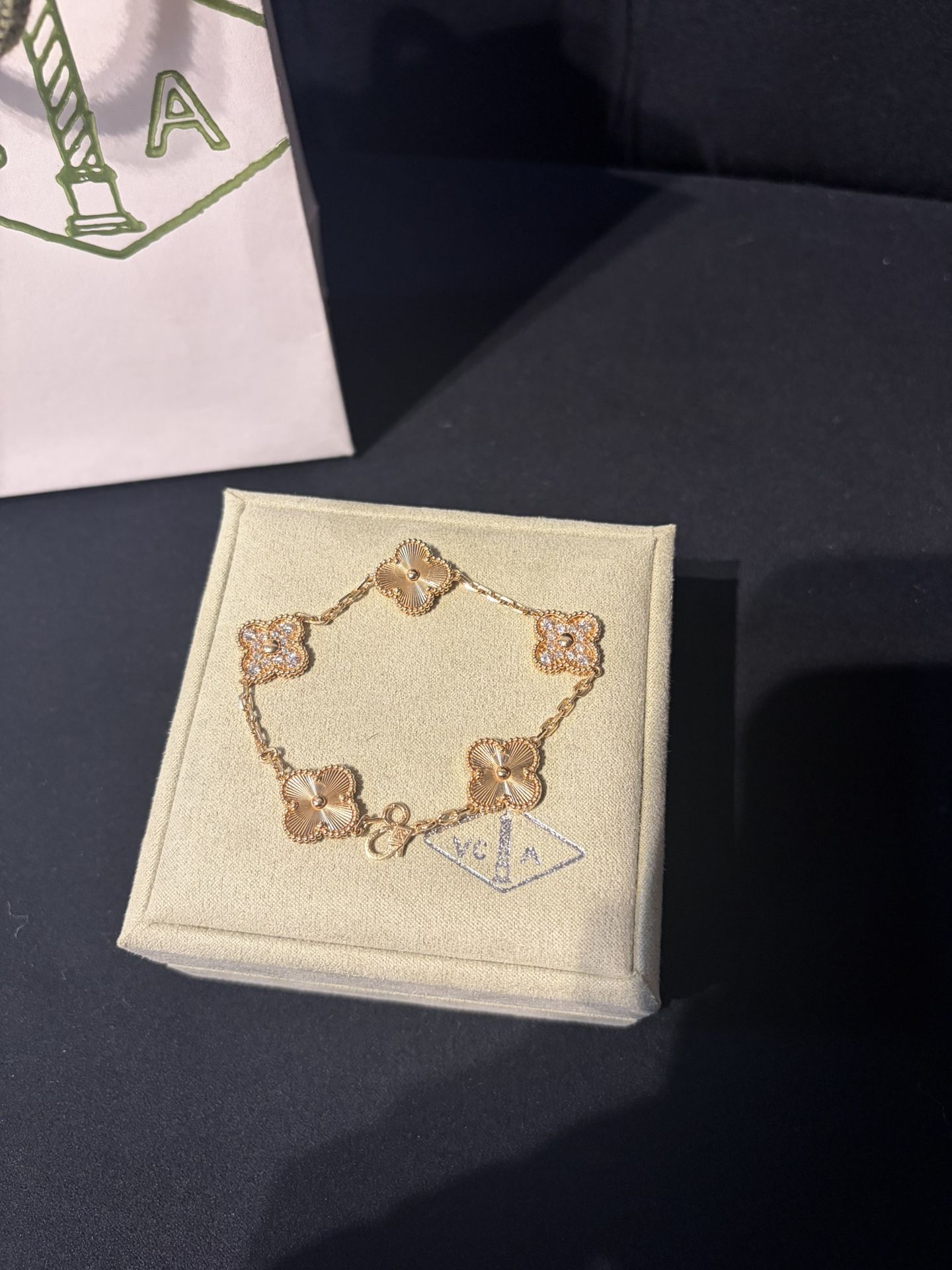 VAN CLEEF 5 Motif Bracelet