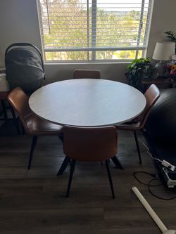 Dining Table & 4 Chairs