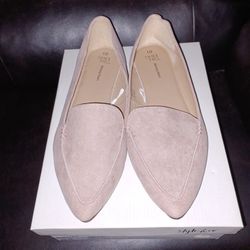 Women's Flats. Make A Offer 