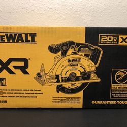  DEWALT 20V MAX Cordless Brushless 6-1/2 in. Sidewinder Style Circular Saw (Tool Only)