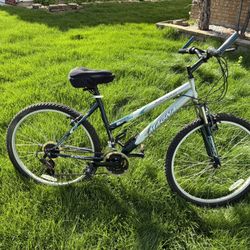 21” Frame Magna Great Divide White & Blue 26” Tire mountain bike bicycle