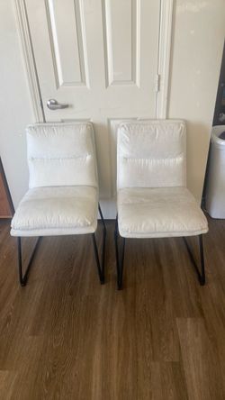 2 dining chairs