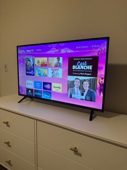 TCL 40” Roku Smart TV (40S325) – Like New