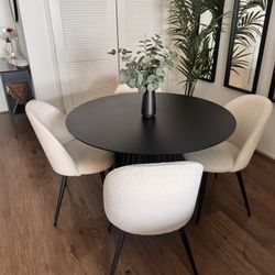 Table + Chairs 