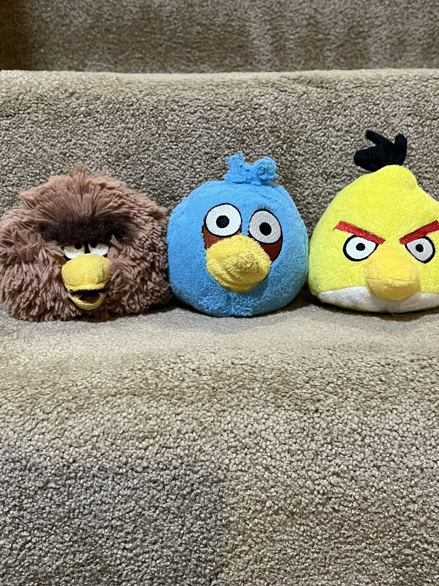 Angry Birds Lot of 3 2010 Yellow Blue Chewbacca Star wars Plush Approx 5" Tall
