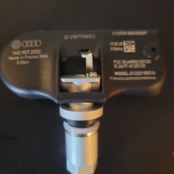 Audi/Volkswagon Genuine Oem Tpms Tire Pressure Monitoring Sensor 