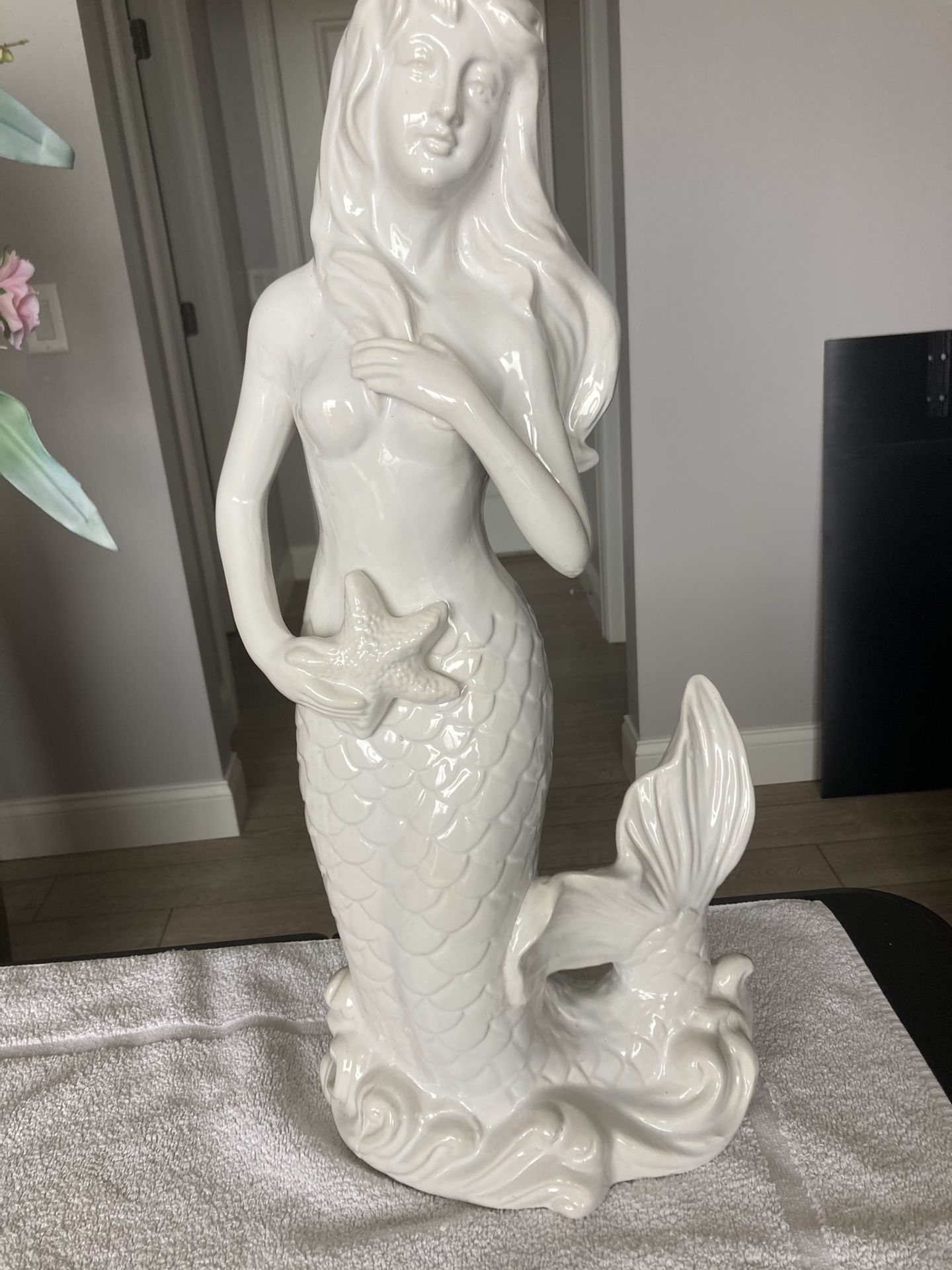 Ceramic Mermaid W/Starfish
