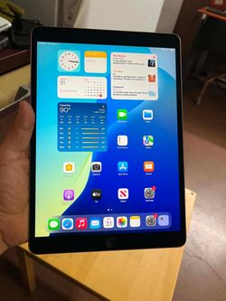 IPad Air 3rd Generation  64gb storage  WiFi + cellular We’re open Monday through Friday from 10am to 5:30pm Our location: 2945 W McDowell avenue phoen