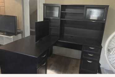 Large computer desk