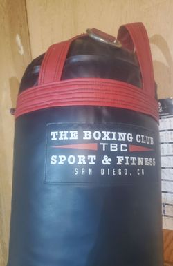 70" punching bag with ceiling mount and chain