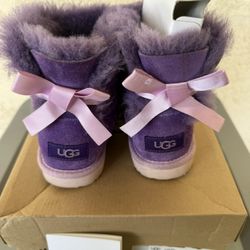 UGG Mini Bailey Bow II Size (2) $40