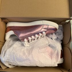 TH Silver Pink! Girls Shoe Size 4y