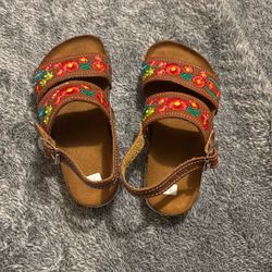 Brought from Mexico. Size 9 in kids 