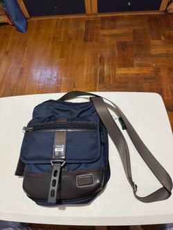 Tumi Alpha Bravo Annapolis Zip Flap, Navy