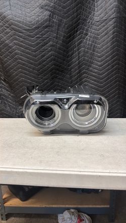Dodge challenger hellcat logo xenon left headlight 2018 2019 2020 2021 2022 2023 2024
