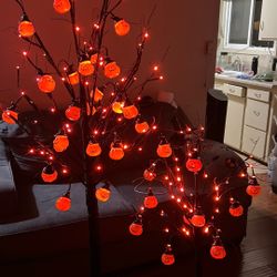 Spooky Tree With Pumpkins 