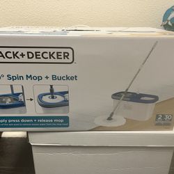 Black & Decker Spin Mop & Bucket - (New)