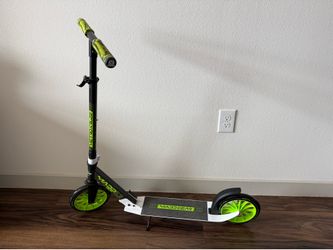 Scooter, never used.