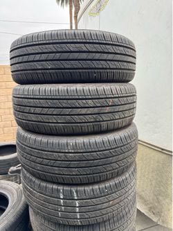 225/60r16 Kuhmo  tires en excelentes condiciones de vida las 4