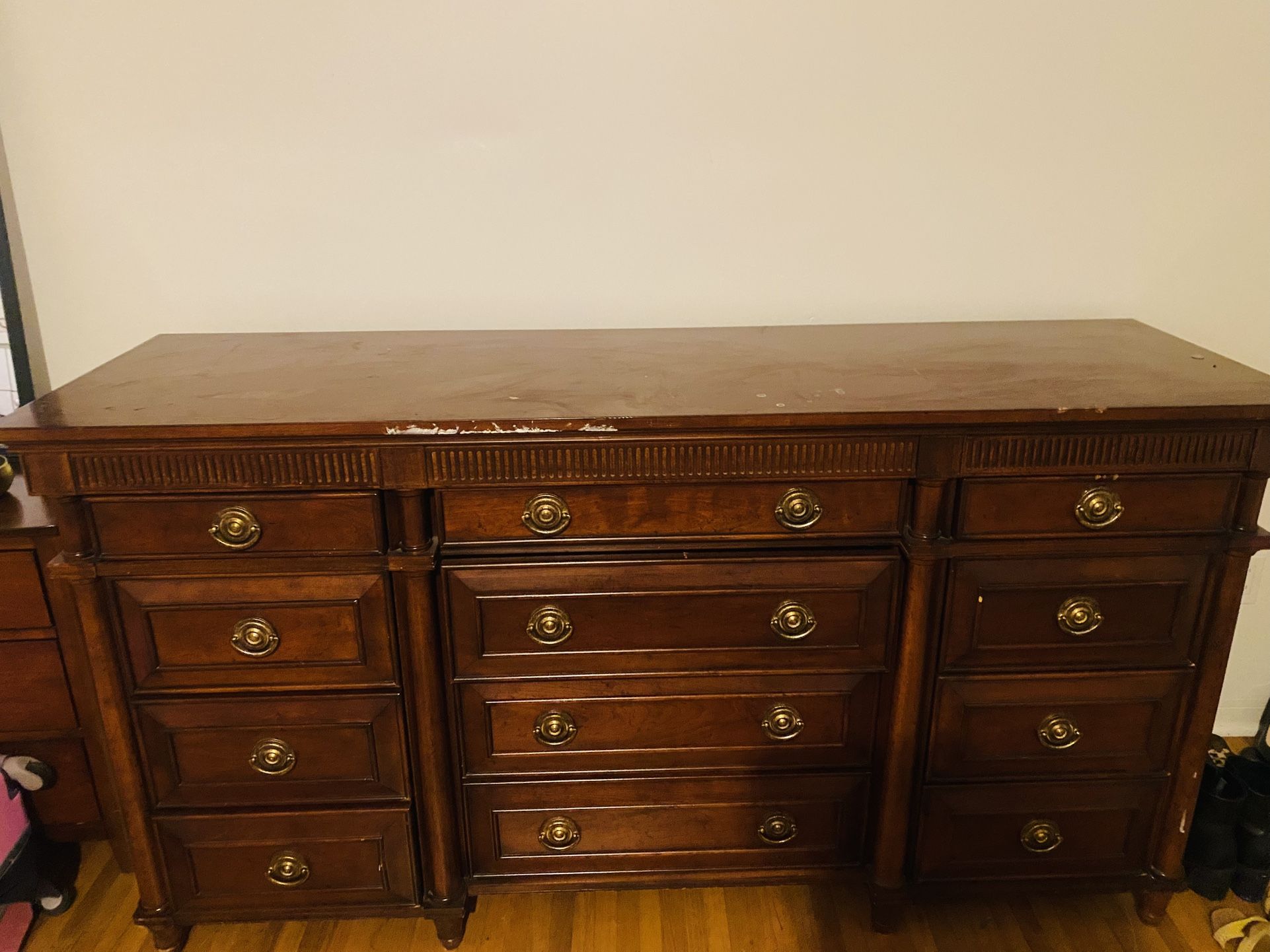 Cajonera de madera real → “Real wood dresser