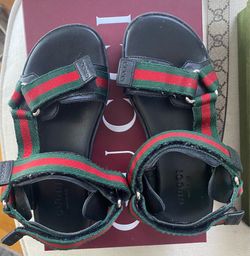 Gucci Kids Red and Green Black Leather designer strap Sandals with embroidered logo accents. These are size: 30 (Euro) 12-12.5 (US Kids size) These ar