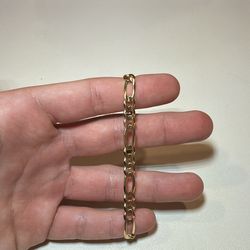 14k solid gold Figaro bracelet