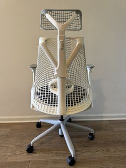 New condition Herman Miller Sayl office chair with headrest